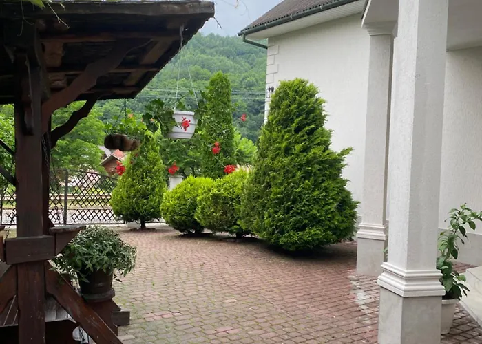 招待所 Вилла Поляна *