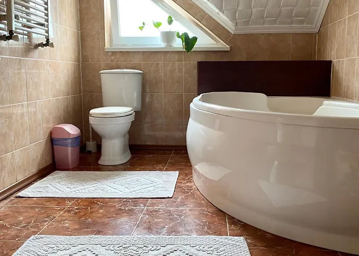 Вилла Поляна 招待所 波利亚纳