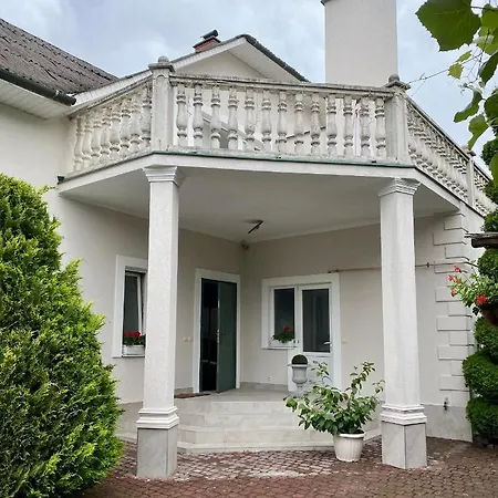 招待所 Вилла Поляна 波利亚纳