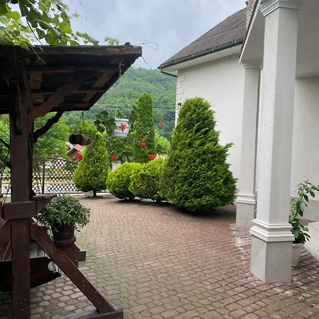 招待所 Вилла Поляна *