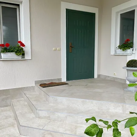 招待所 Вилла Поляна 波利亚纳