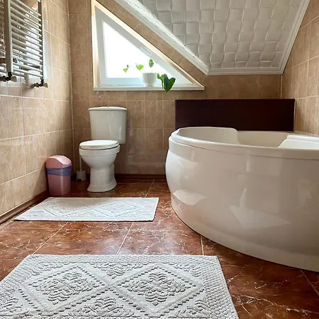 Вилла Поляна 招待所 波利亚纳