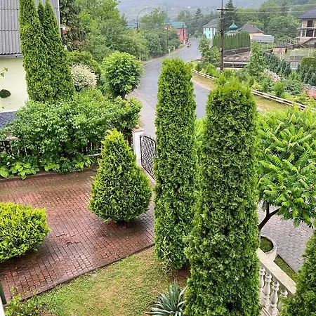 Вилла Поляна * 波利亚纳